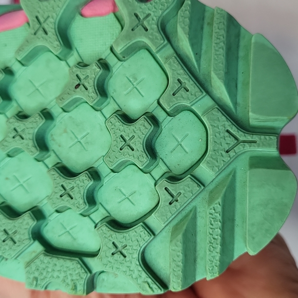 Adidas vigor TR 3 trail running sneaker shoe in pink and mint green. Size 5 - Picture 12 of 16